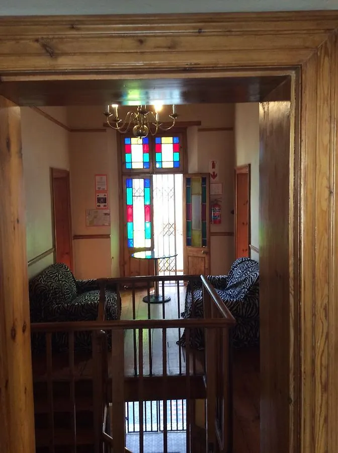 Oak Lodge Backpackers Cape Town Hostel